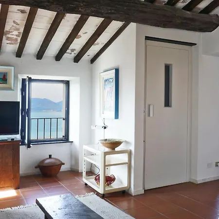 Miralunga La Villa